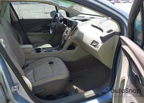 2013 Chevrolet Volt z USA, uszkodzony, nr VIN 1G1RA6E45DU111184